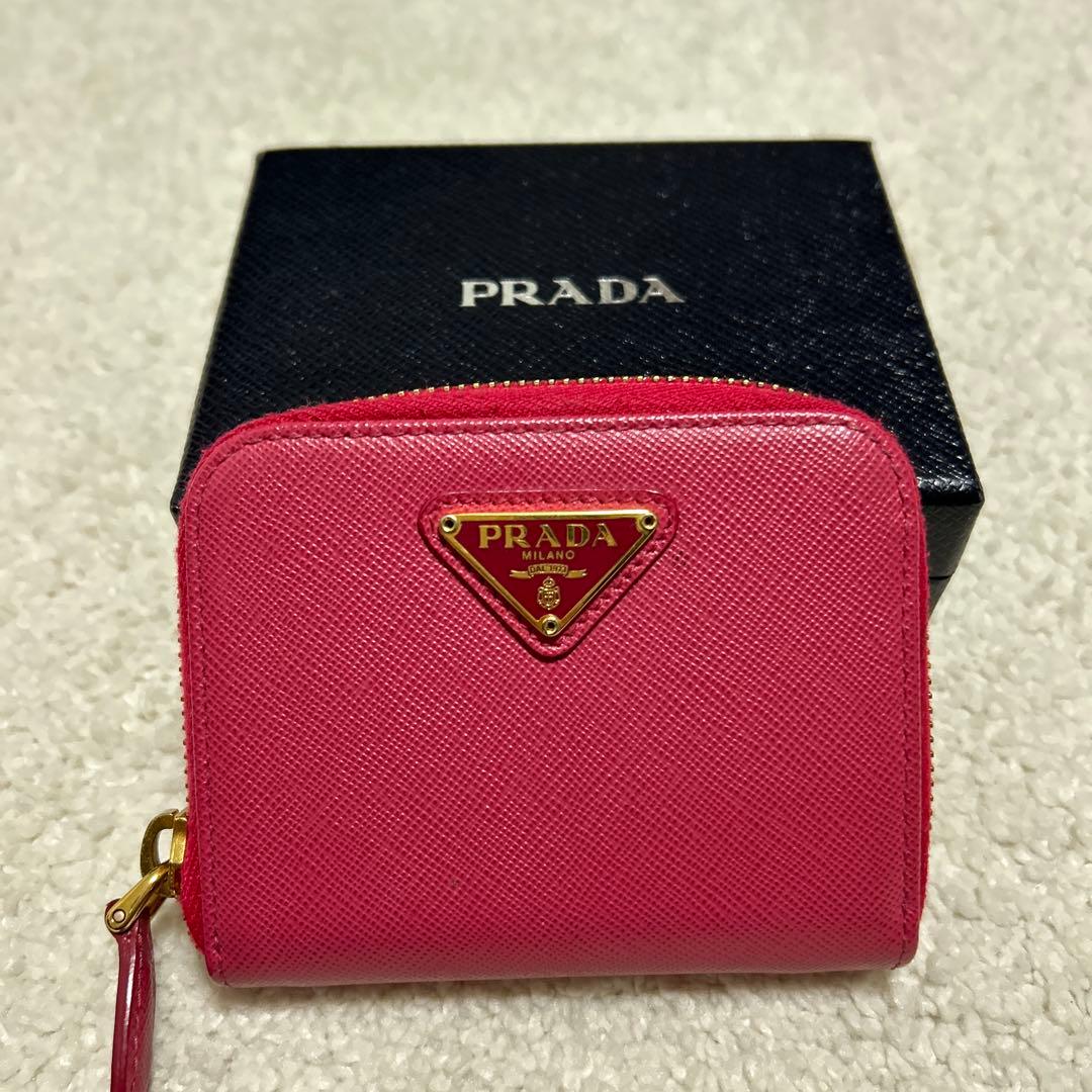 プラダ　ケース