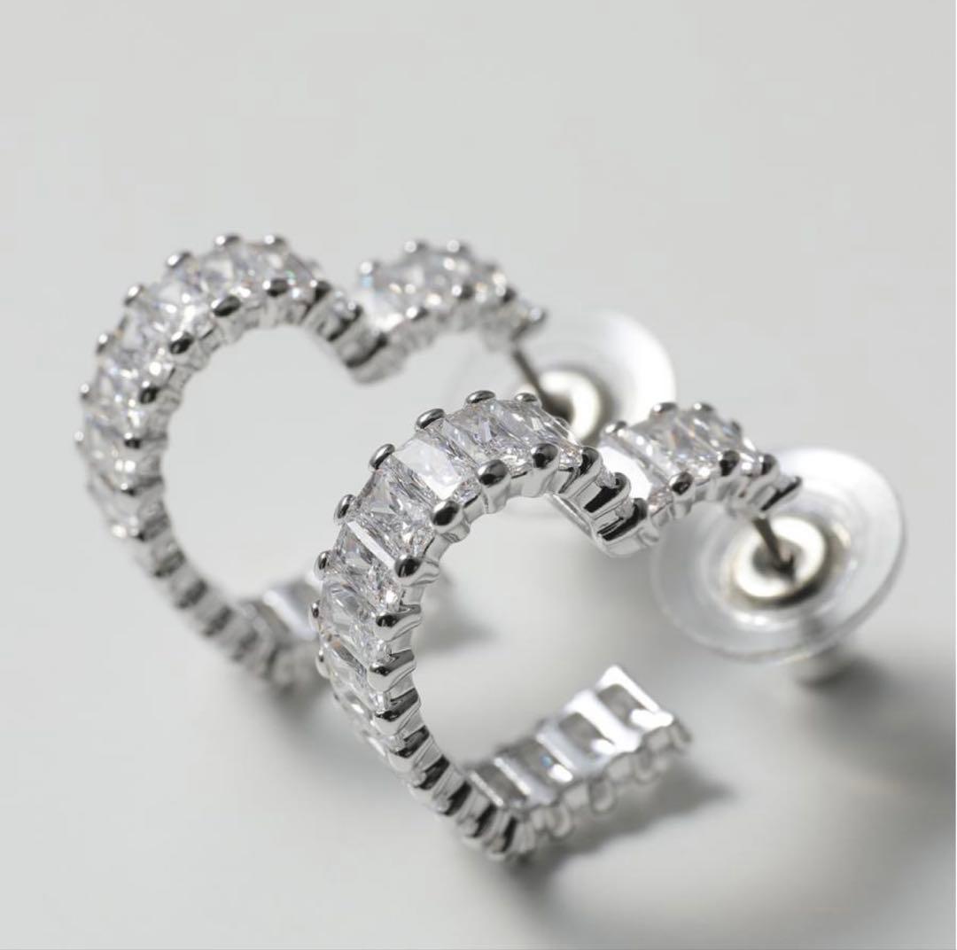 【バビ】SWAROVSKIピアス 箱無し