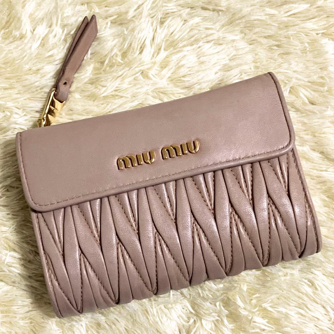 【美品】MIU MIU マテラッセ 折り財布 L字ファスナー ベージュピンク