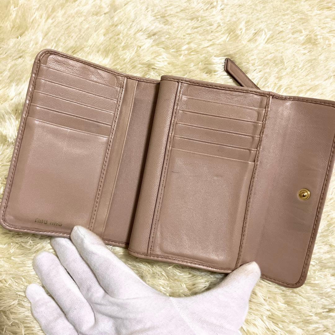 【美品】MIU MIU マテラッセ 折り財布 L字ファスナー ベージュピンク