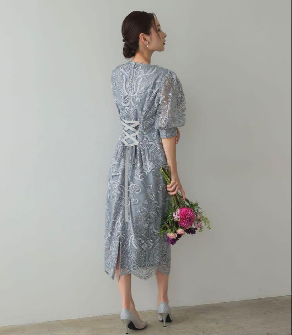 エンブロイダリーコクーンドレス ／ ブルー