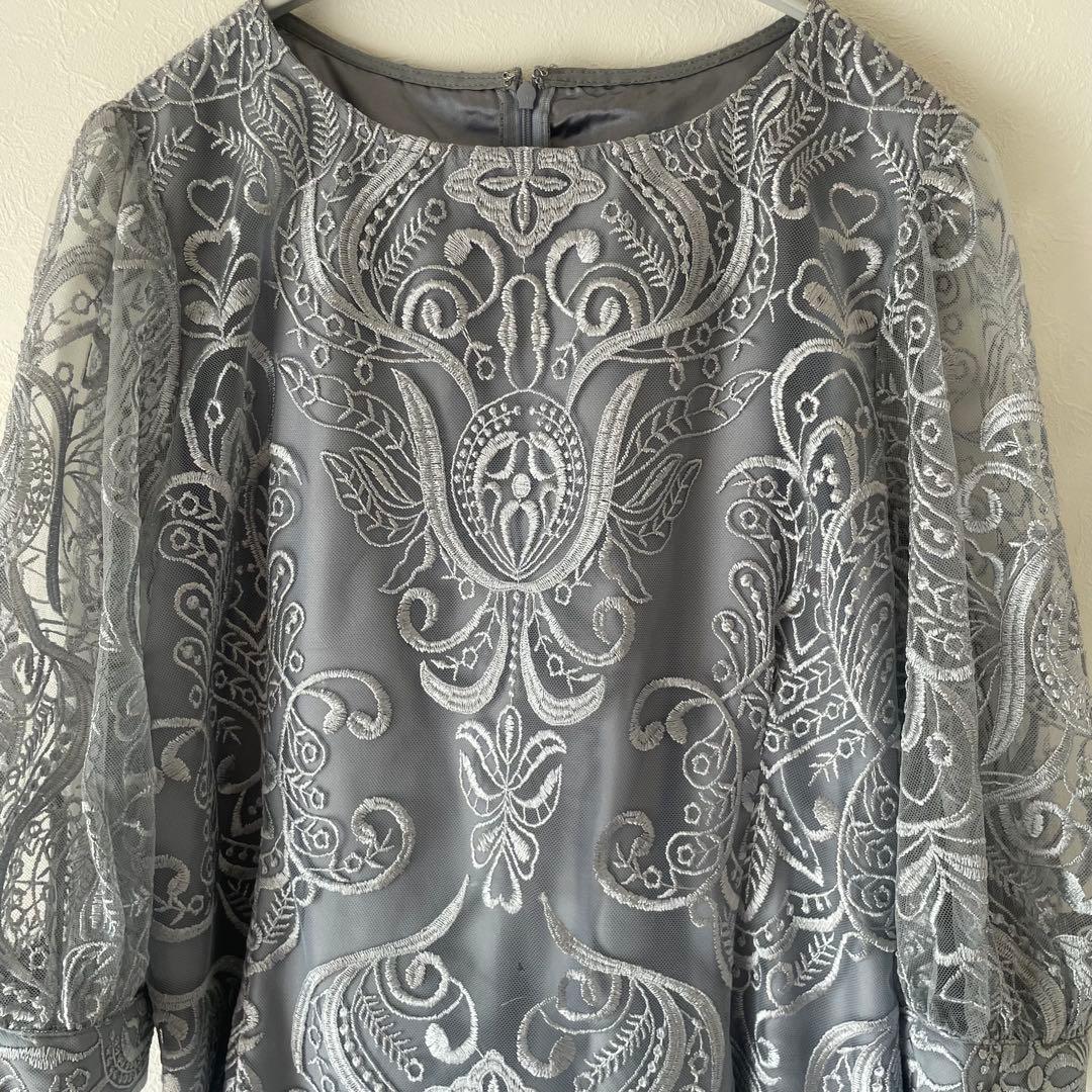 エンブロイダリーコクーンドレス ／ ブルー