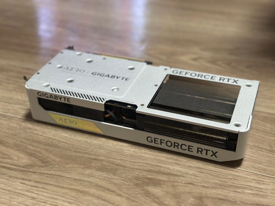 美品 GIGABYTE GeForce RTX 4070 AERO OC 12G