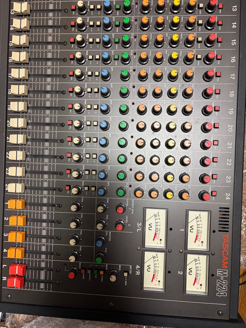 アナログミキサー 24チャンネル