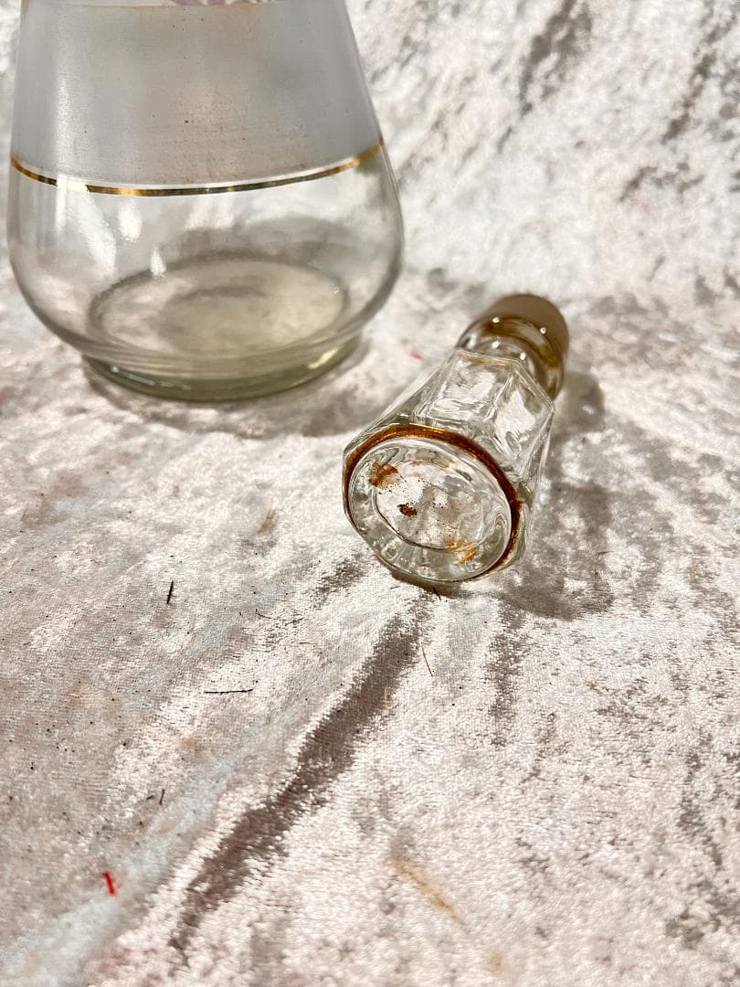 花柄ガラスデキャンタ 高さ約25cm