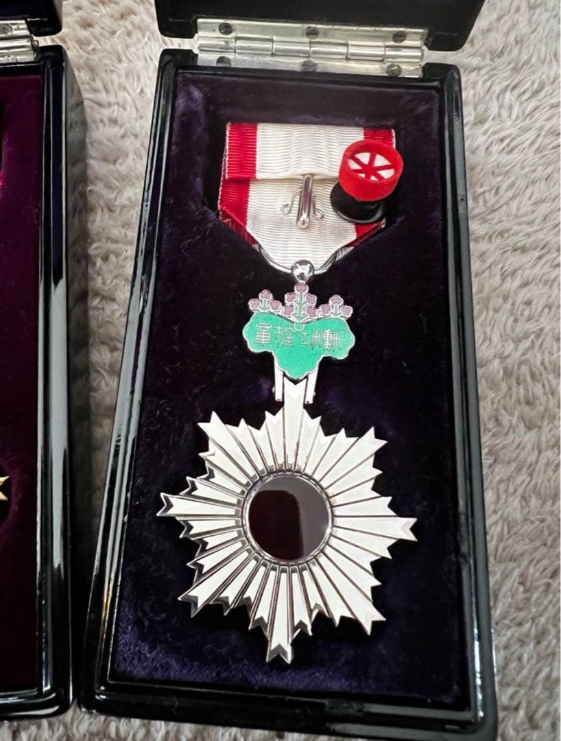 勲四等旭日小綬章　勲五等双旭日章　勲六等単光旭日章　勲章3点セット　美品