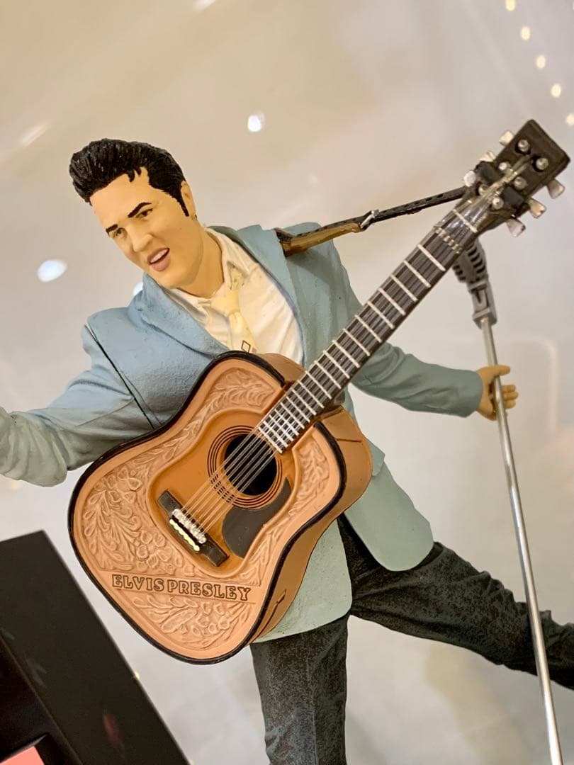 エルビス　プレスリー　フィギュア　マクファーレン　ELVIS PLESRY