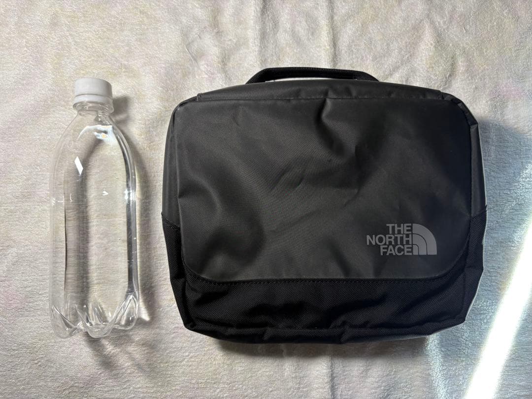 THE NORTH FACE 吊るせるトラベルポーチ