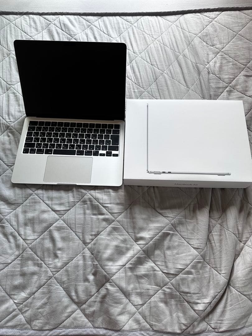 Apple MacBook Air M3 8GB 本体