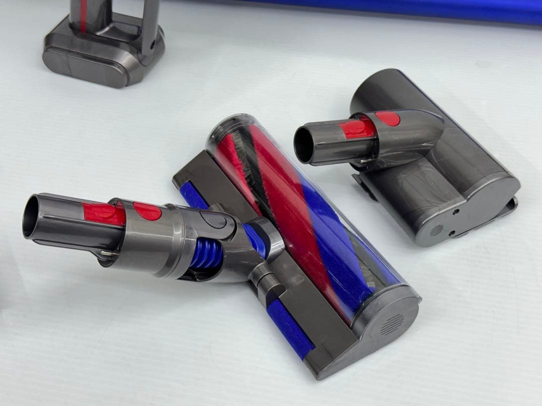 美品　2022年製　ダイソン　掃除機　SV21 本体　ミニヘッド　充電器　セット