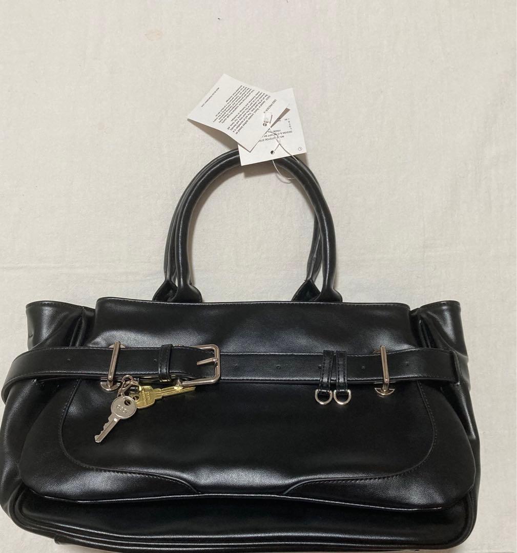 OSOI 黒 ハンドバッグ 鍵付き