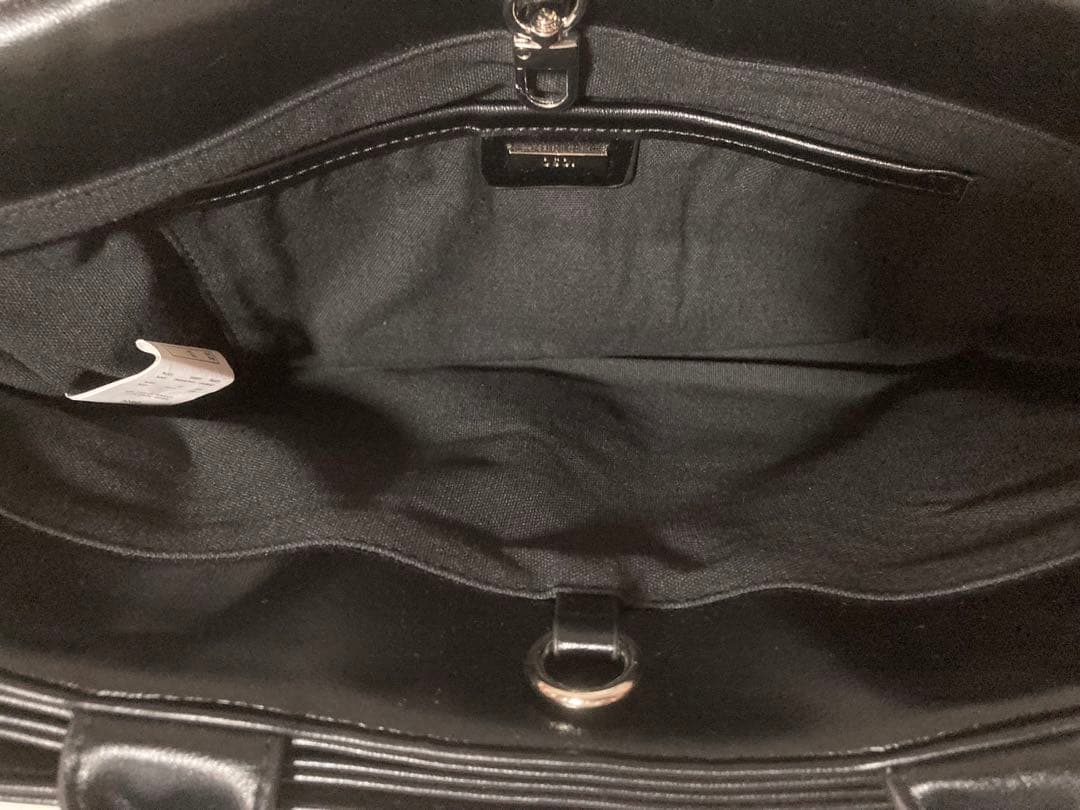 OSOI 黒 ハンドバッグ 鍵付き