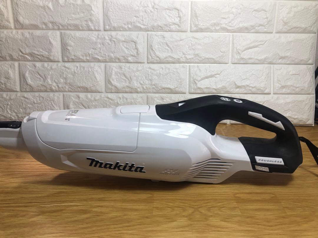 Makita マキタ 充電式クリーナー CL282FD 18V