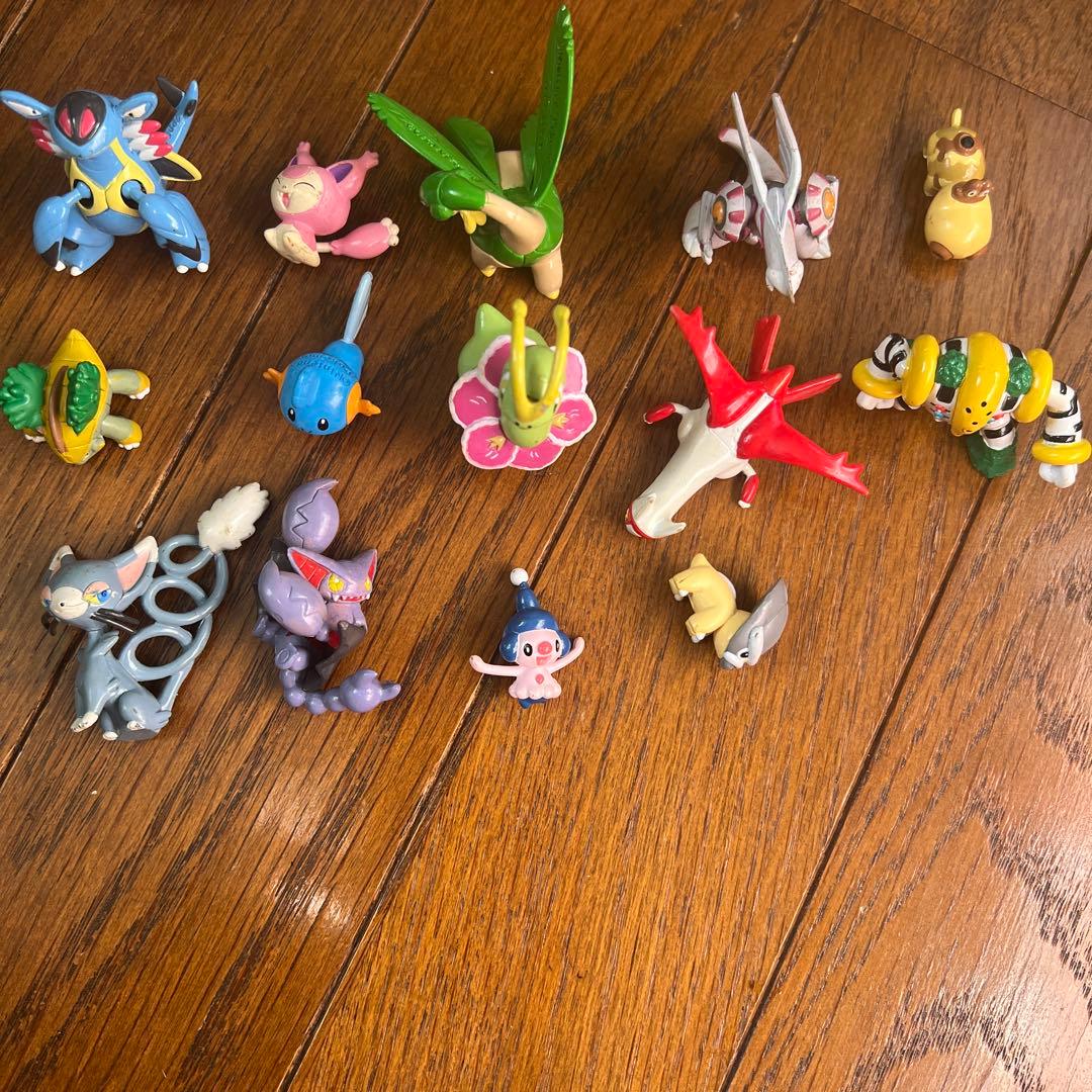 d*7様 伝説ポケモン含むコレクションフィギュア 大中小合わせて69体セット