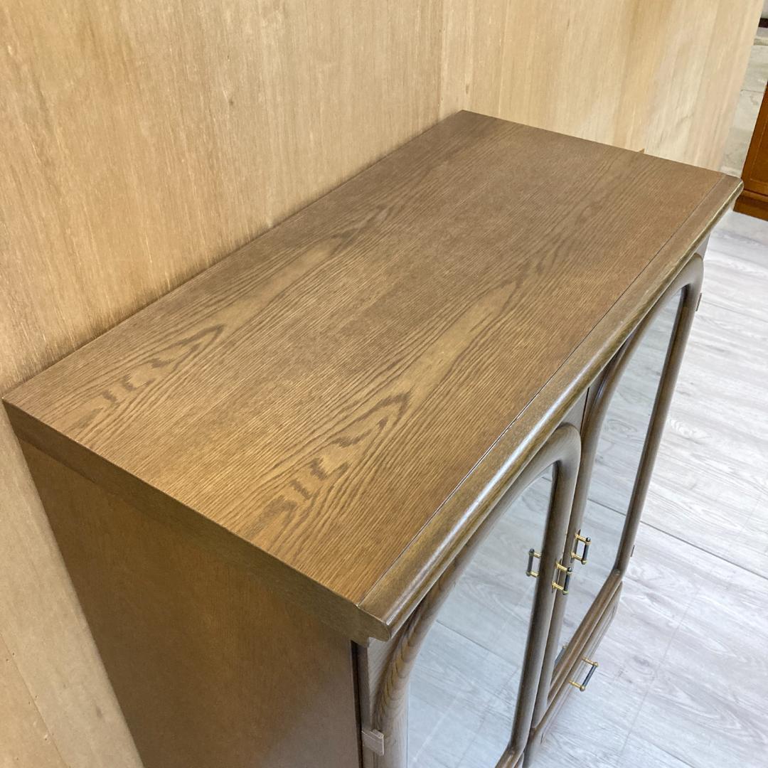 【カリモク】ガラスキャビネット　サイドボード　リビング収納　書棚