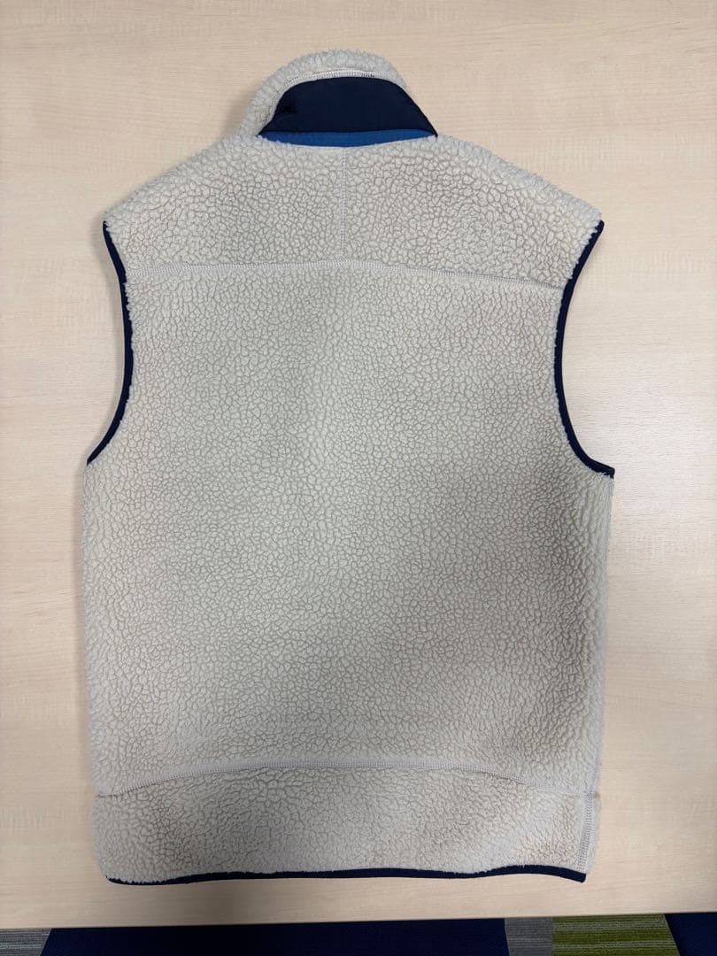 patagonia フリース ベスト クリーム色/ネイビー