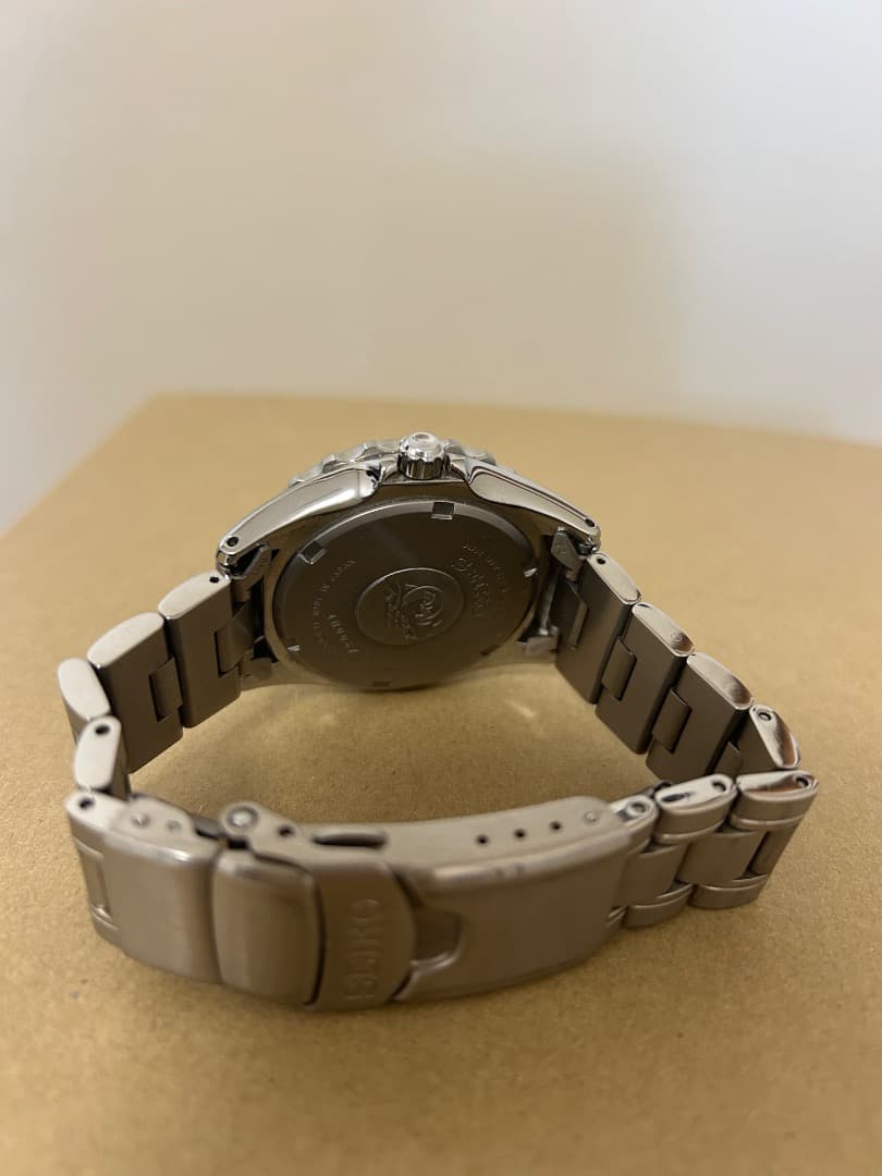 SEIKO V147 チタニウムソーラー　腕時計