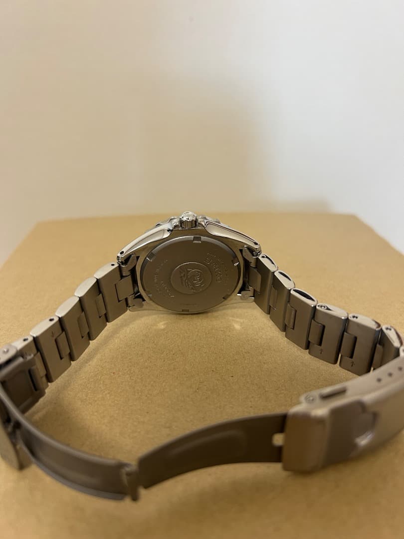 SEIKO V147 チタニウムソーラー　腕時計
