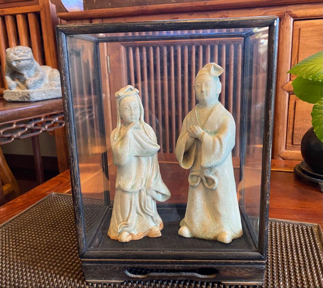 中国　青磁人物像ペア・鑑賞ケース付 ・ヴィンテージ　レア ・中国　台湾茶器