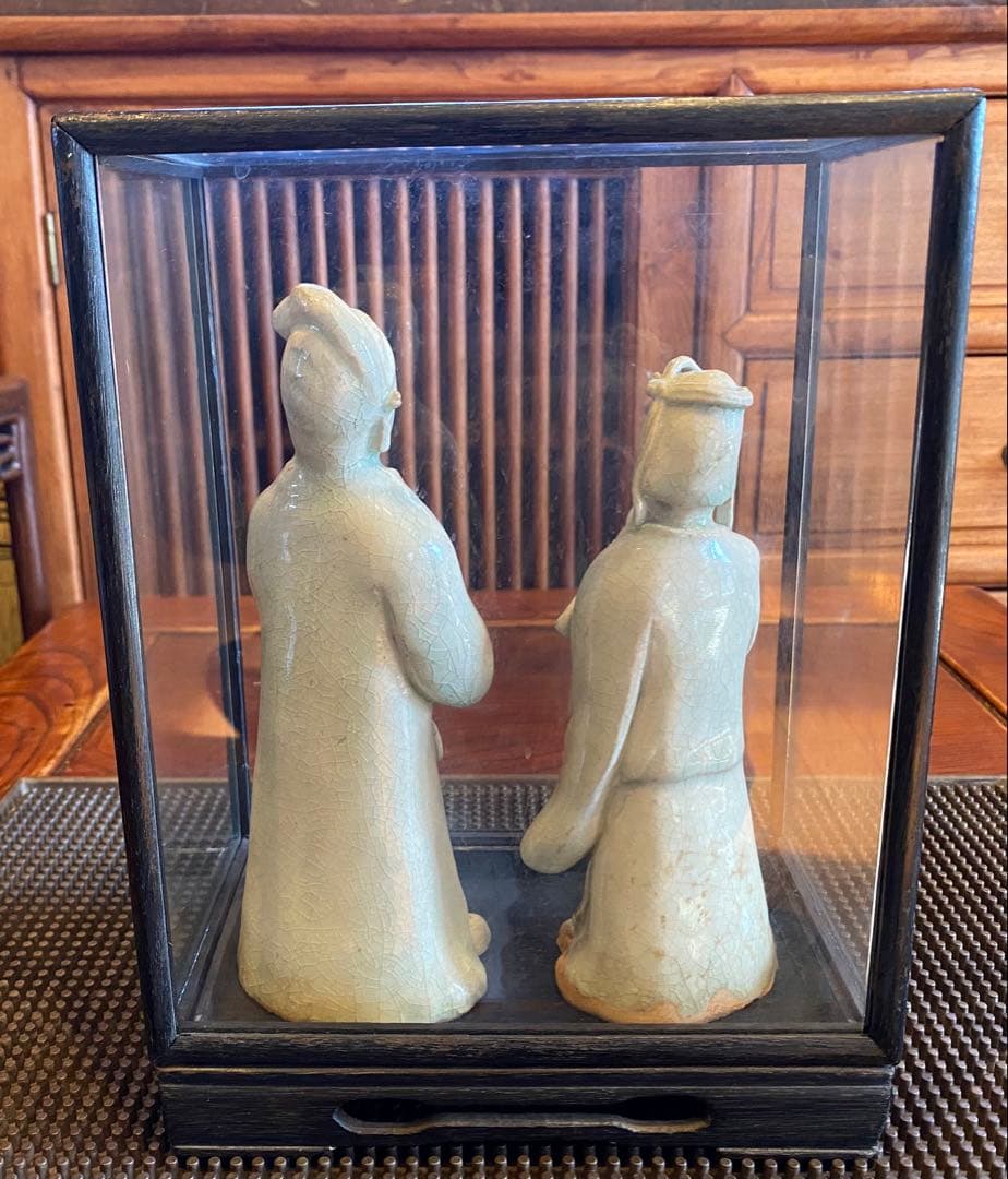 中国　青磁人物像ペア・鑑賞ケース付 ・ヴィンテージ　レア ・中国　台湾茶器