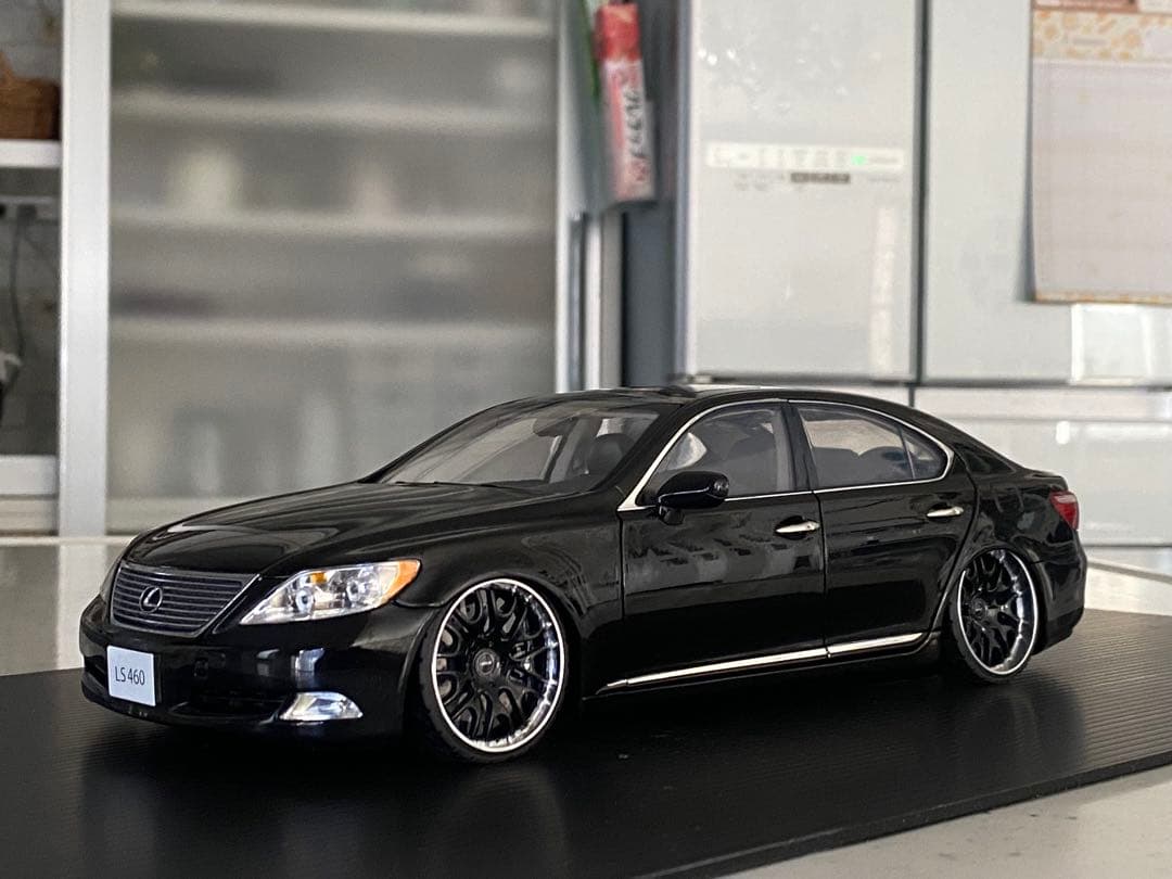 レクサス　LS460 1/18 21インチ　ローダウンカスタム
