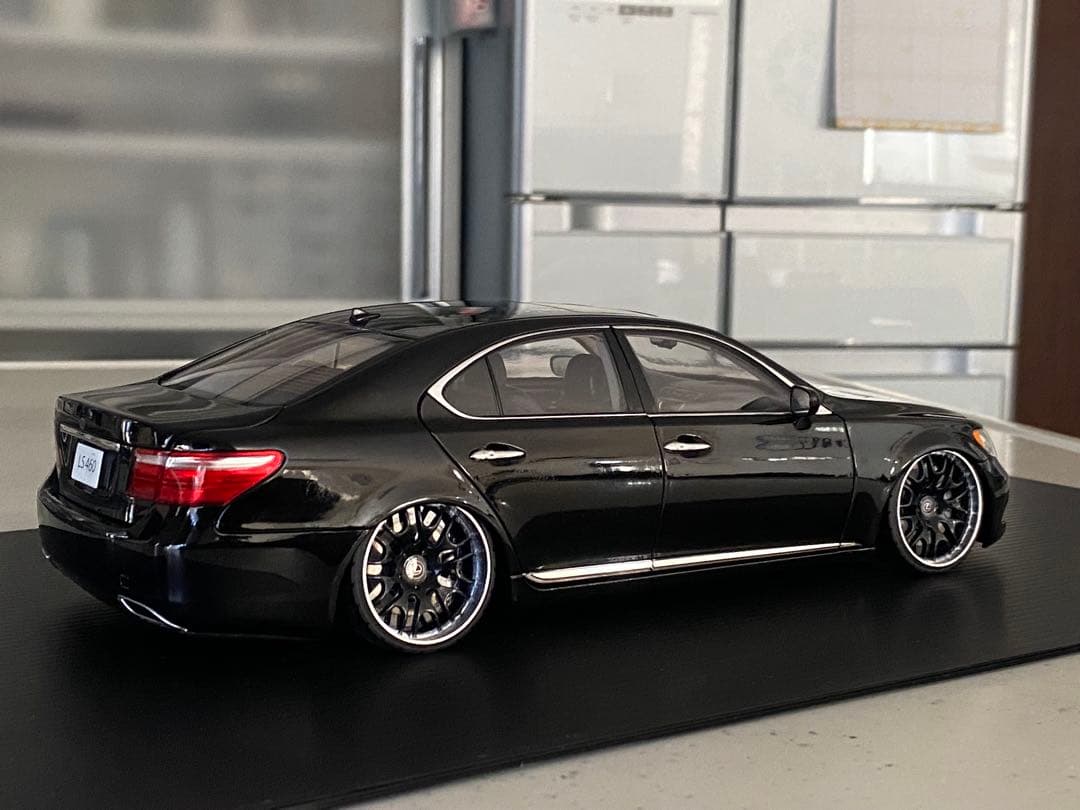 レクサス　LS460 1/18 21インチ　ローダウンカスタム