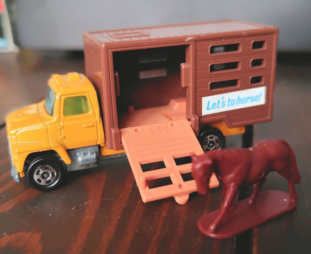 美品】青箱トミカ 62 フォード キャトル トラック　希少品！