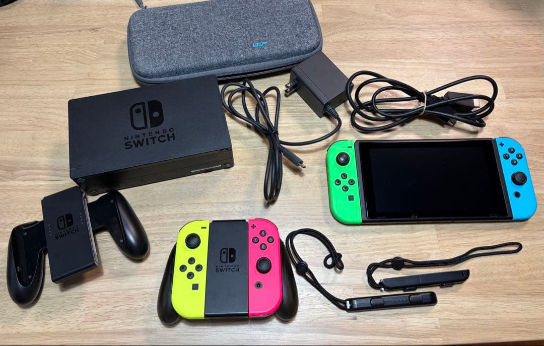 Nintendo Switch 本体 joy-con, micro SSD付き