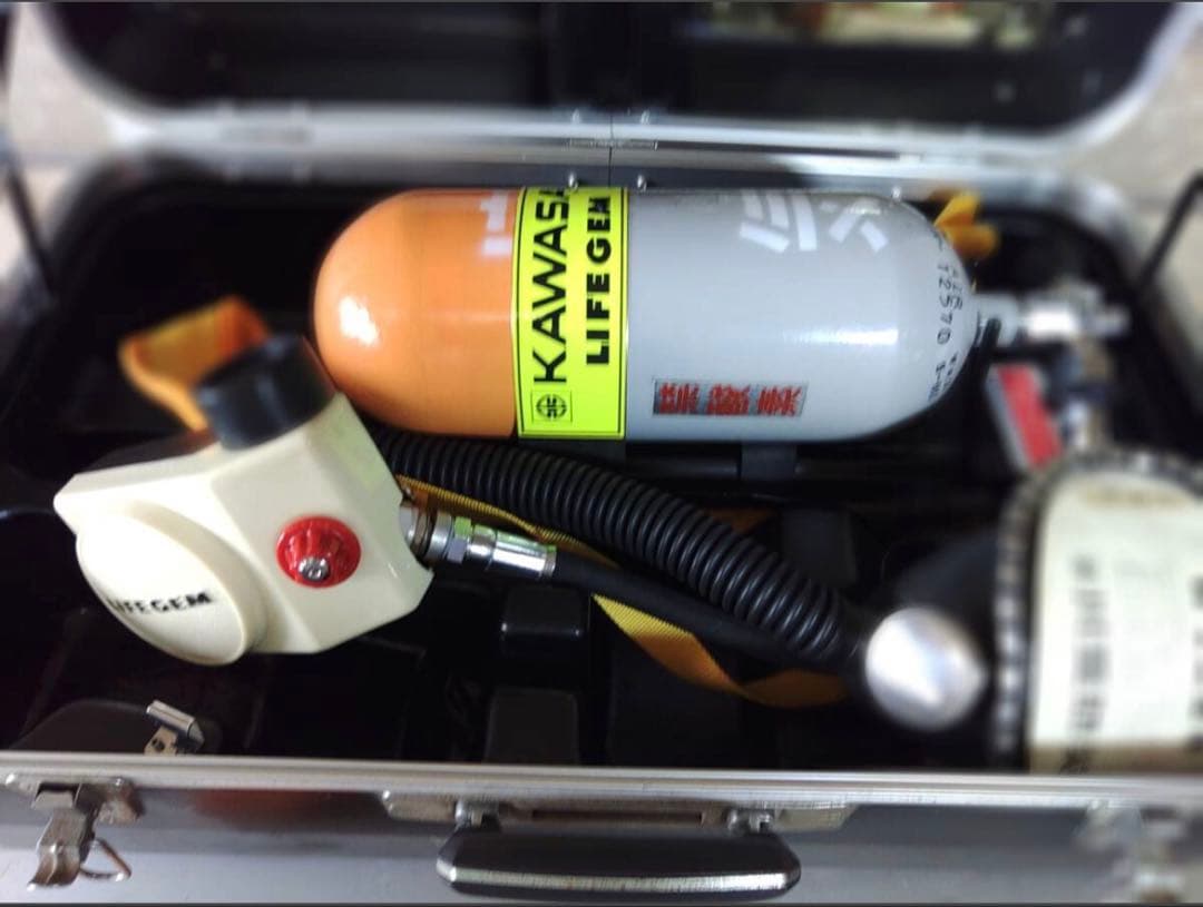 空気呼吸器　ライフゼム空気呼吸器　　（耐圧、機能検査 済み）１台