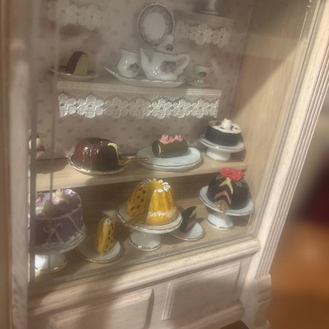 ドイツ　ロイターポーセレン　ミニチュアショップシリーズ　ケーキ屋さん