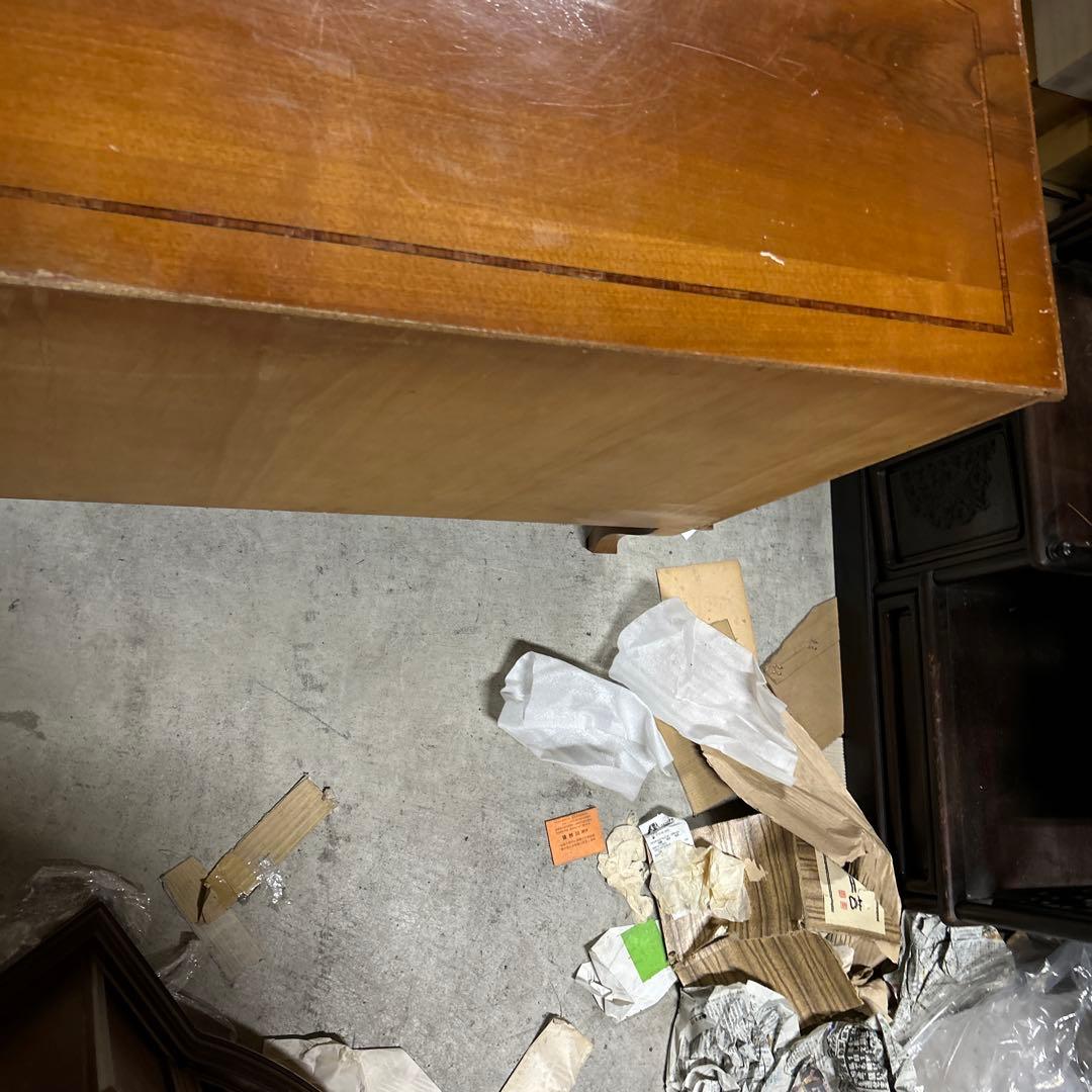 ダークブラウンの収納キャビネット