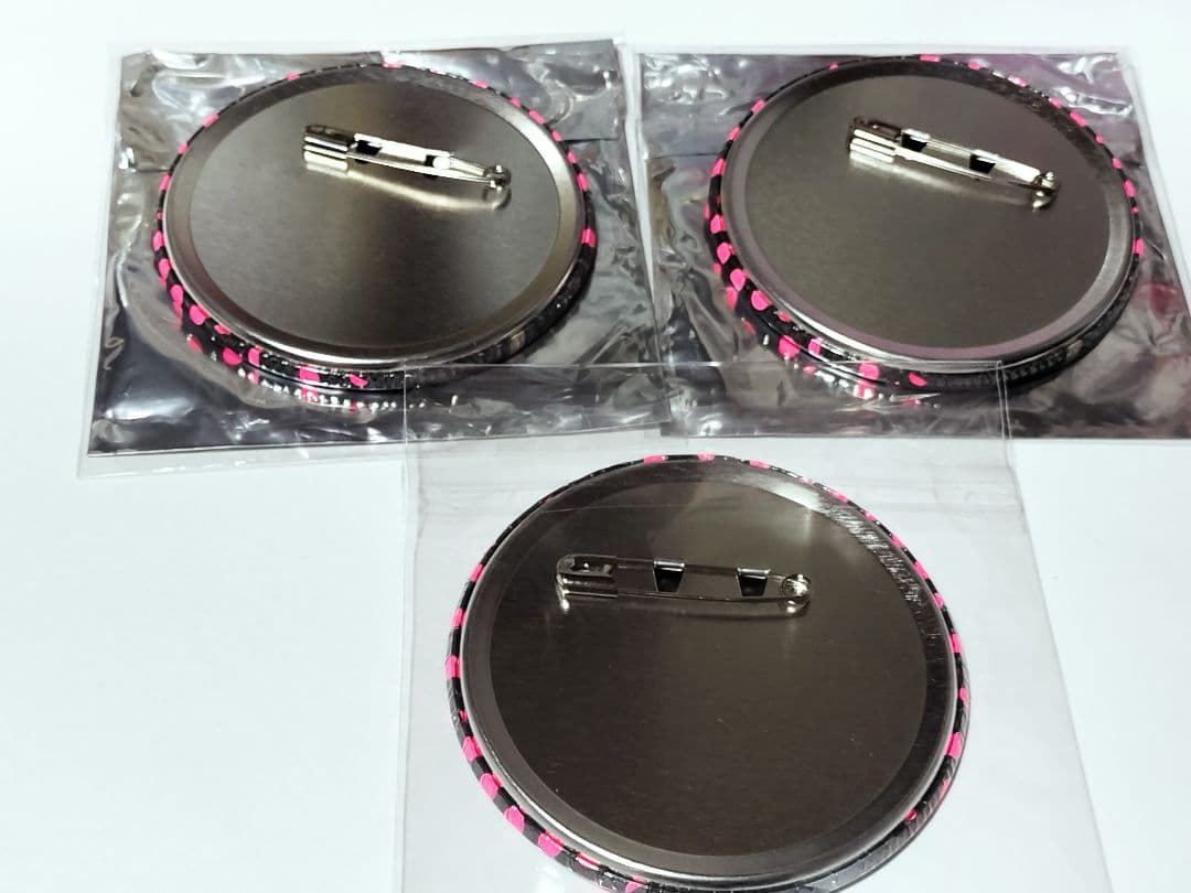 ダンガンロンパ　血まみれ缶バッジ 苗木誠　モノクマ