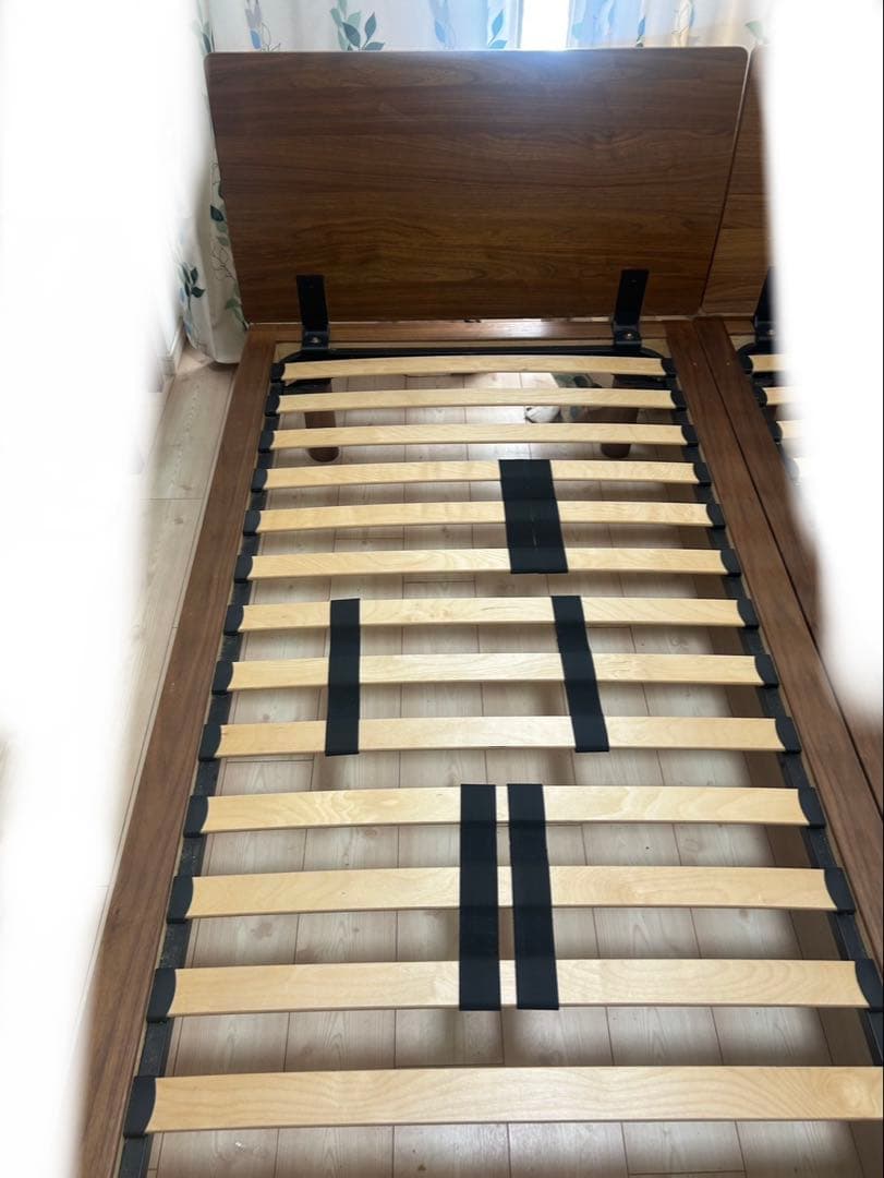 23区内送料無料！無印　シングルベッド　ウォールナット材　ヘッドボード付き①