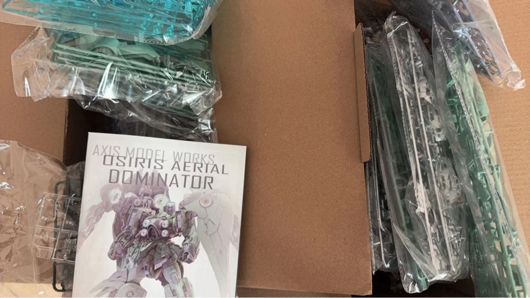 アキアクシズ社オシリス・エリア MGEXクシャトリヤ 海外スタジオ￼正規品