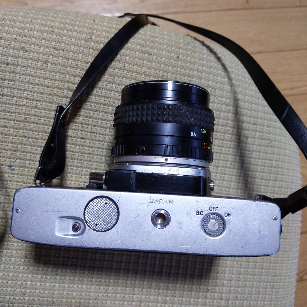 MINOLTASRT101とOLYMPUSのカメラです。