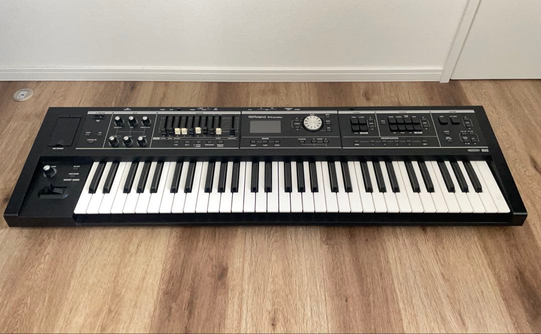 ROLAND V-Combo VR-09　61鍵盤 キーボードシンセサイザー