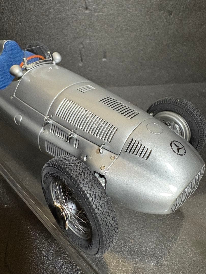 CMC 1/18 メルセデス・ベンツ W165 1939