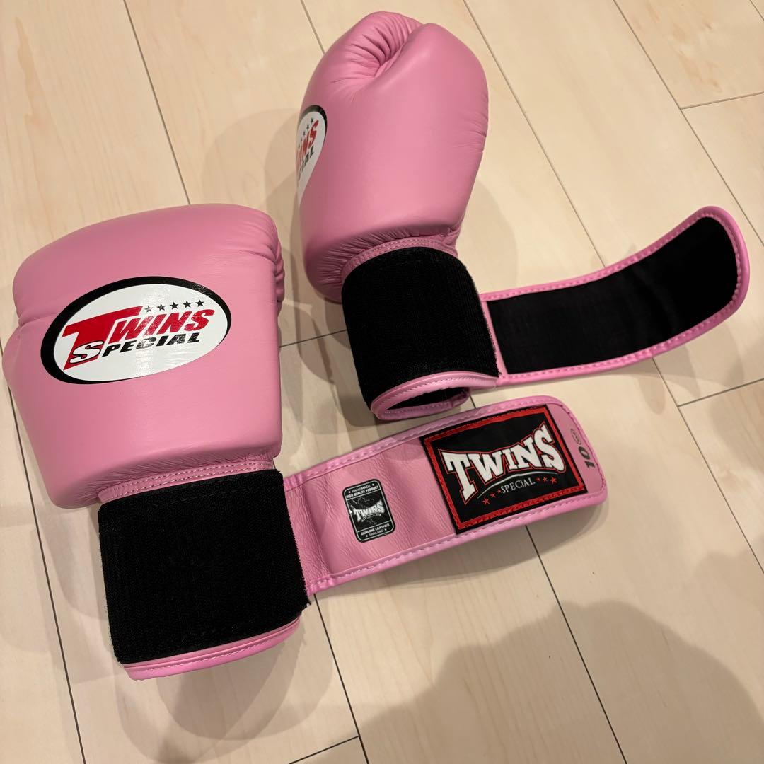 TWINS ツインズ　ボクシンググローブ 10oz ピンク
