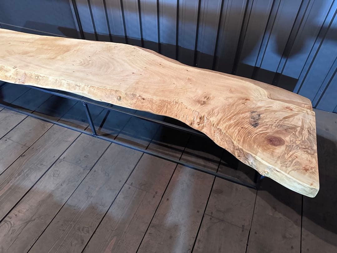 栃　トチ　一枚板テーブル　ローテーブル　ベンチディスプレイ　アイアン　民泊