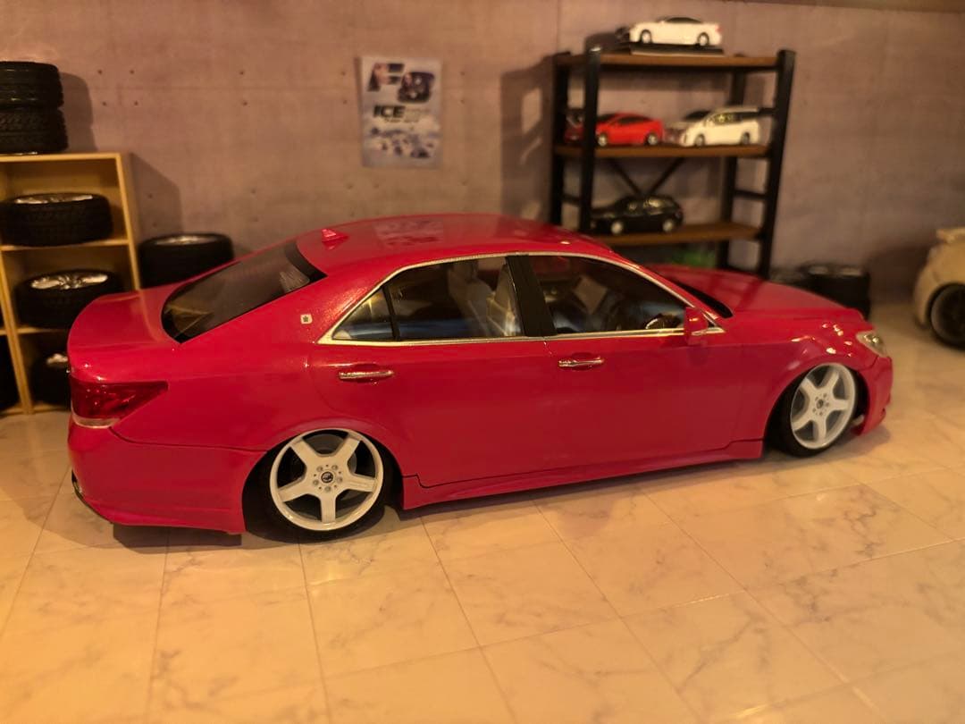 アオシマ 1/24プラモデル トヨタ 21クラウンアスリート ピンク 純ベタ仕様