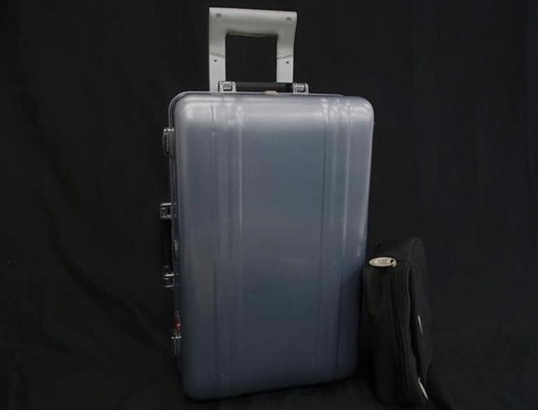 ジャンク品ZERO HALLIBURTON キャリーバッグ アルミFP5093