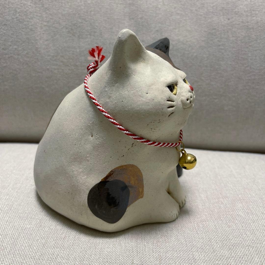 布施猫　布施猫笑店　猫　ねこ　cat 陶器製　猫の置物 鈴付き