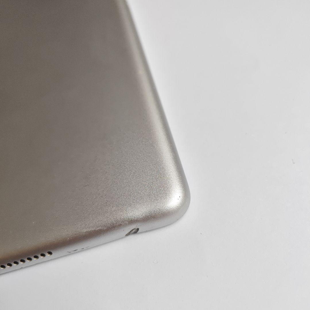 ホワイト iPad 標準サイズ 本体