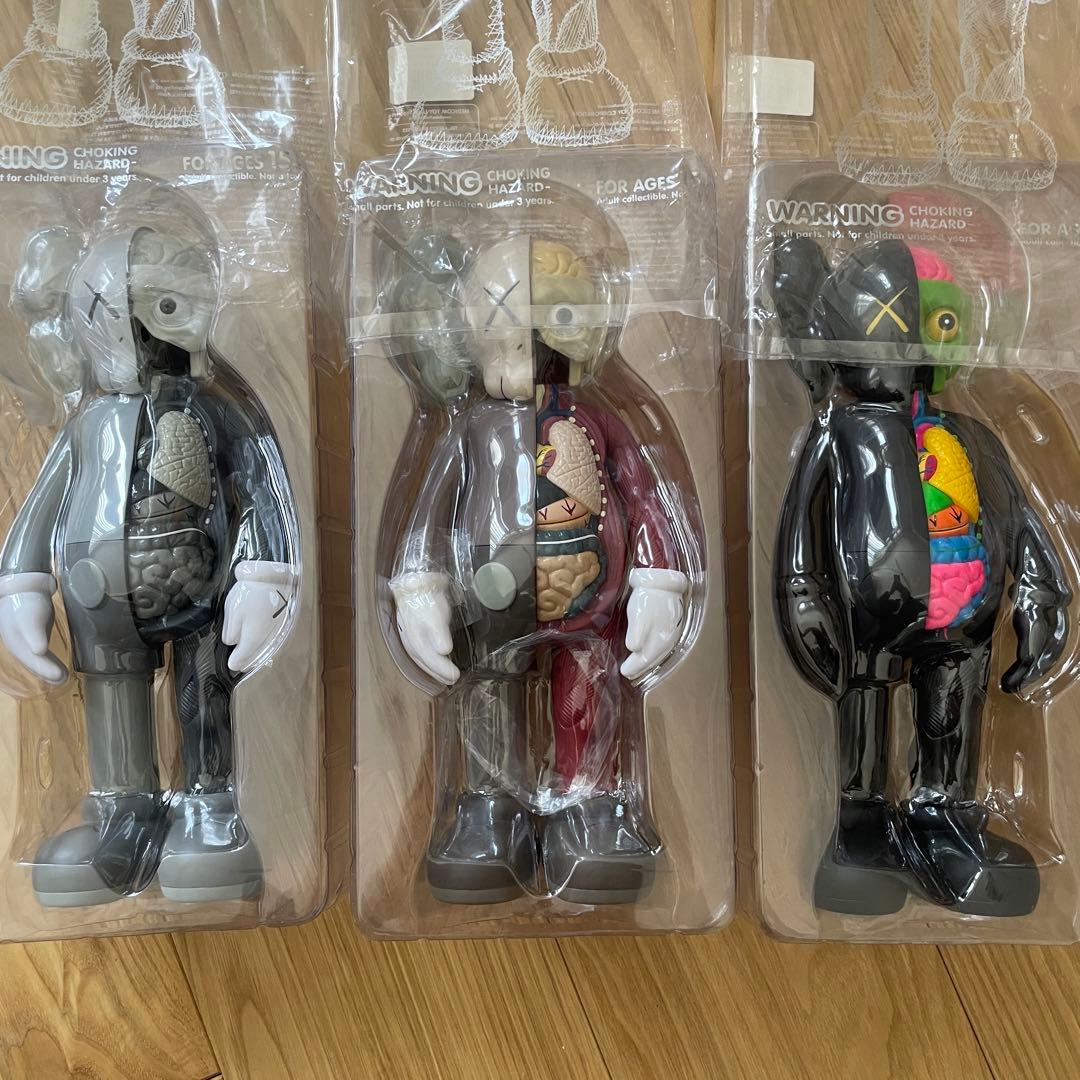 その他 KAWS Companion HOLIDAY open edition