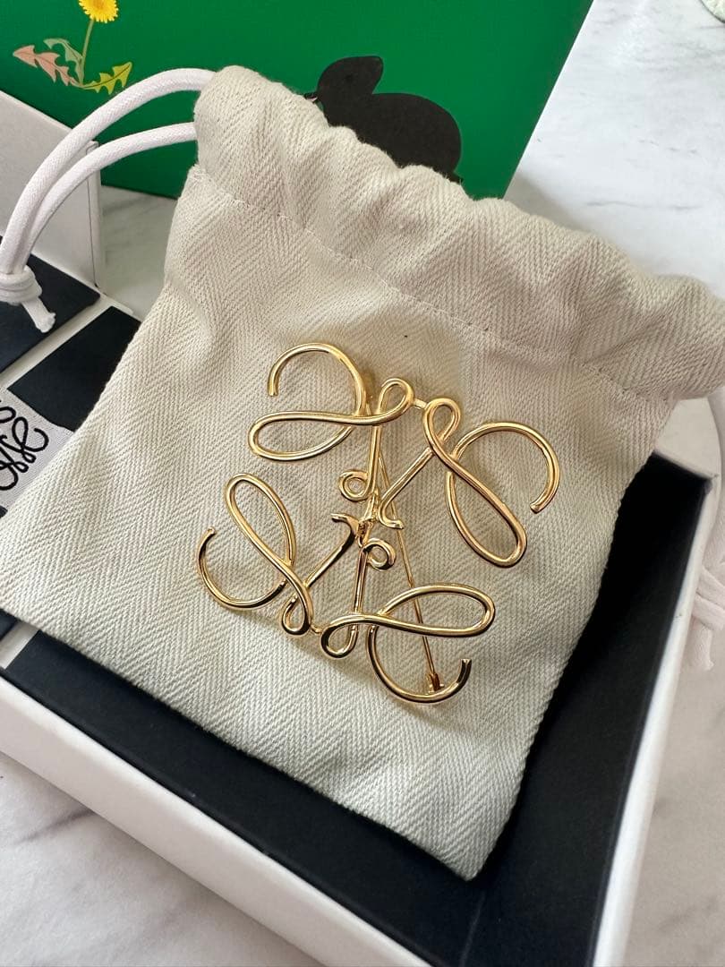 【正規品】LOEWE ロエベ ブローチ ゴールド【ギャランティカード付き】