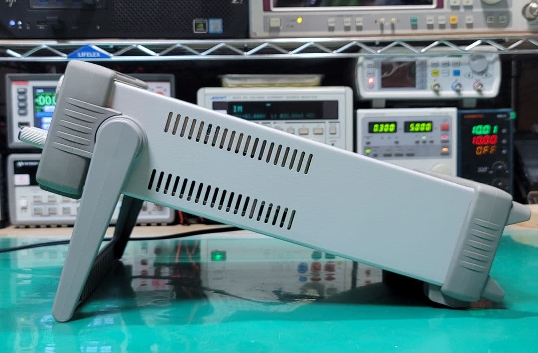 Agilent E3642A 0-8V 5A 0-20V 2.5A DC電源