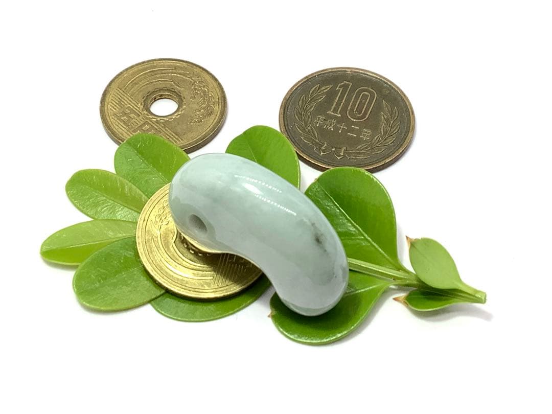 高品質灰青混じり色ヒスイ　糸魚川翡翠ジェダイト　艶照り良好‼️ 外部鑑定鑑別書付