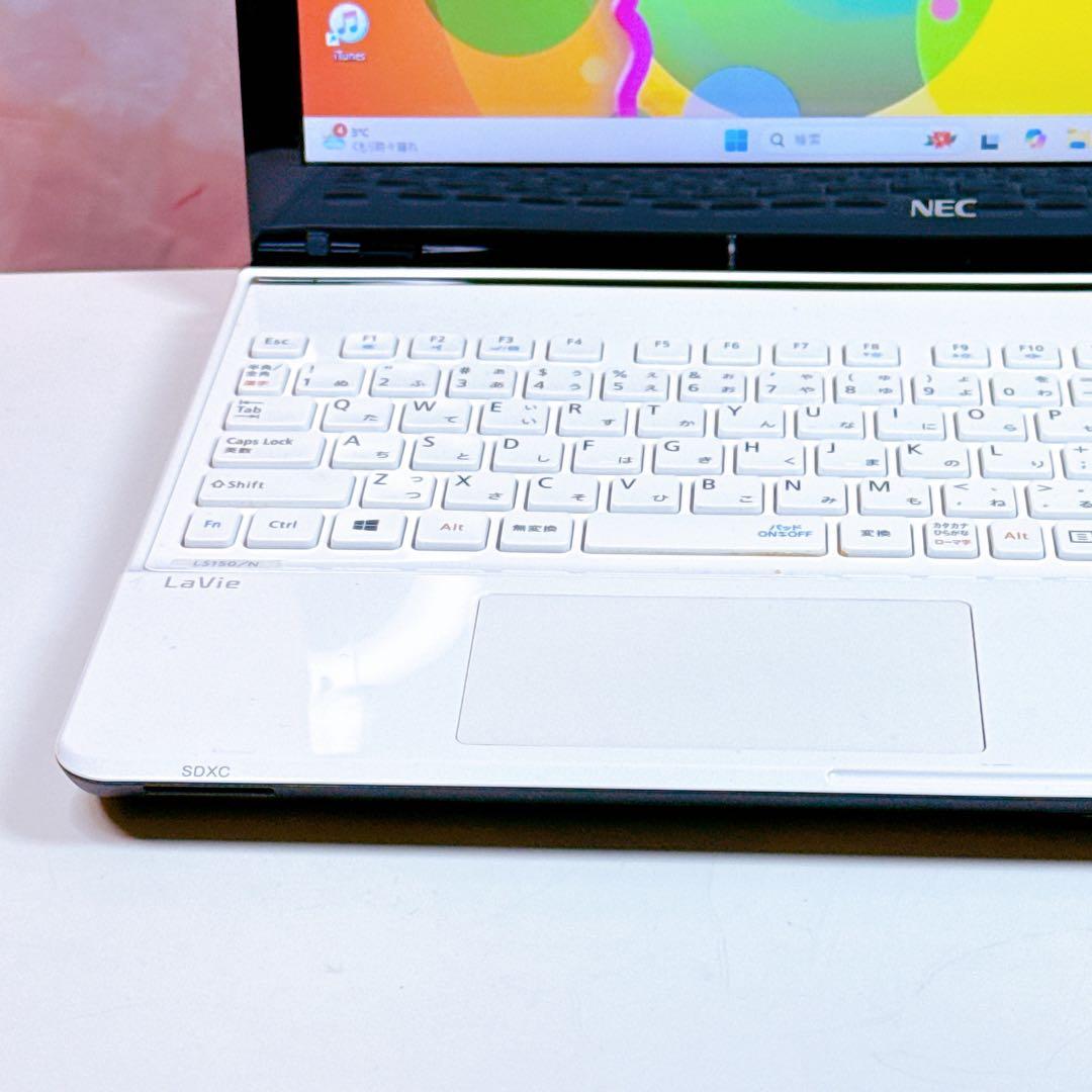 新品SSDで爆速✨windows11 ノートパソコン✨オフィス カメラ 白