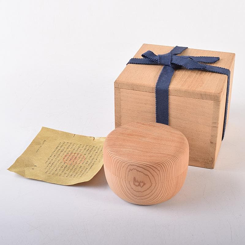 茶道具　井波彫刻　岩倉勘宰作　天然記念物毘沙門杉　平棗　共箱　M　R8065