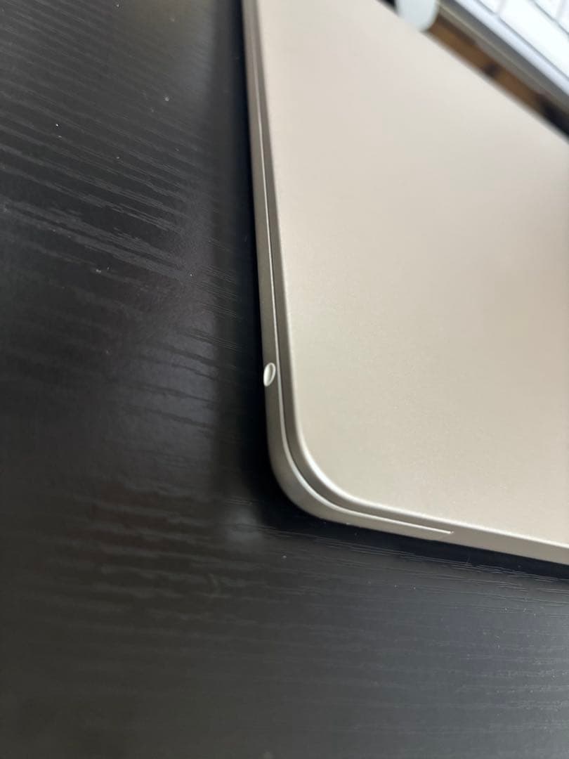 超美品 MacBookAir M2 モデル 13.6インチ、おまけ付き